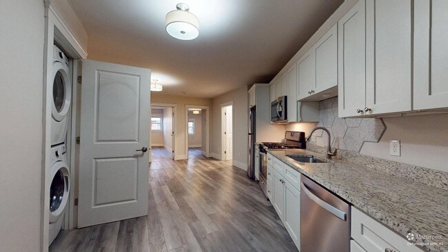 Photo - 108 Meridian St Apartment