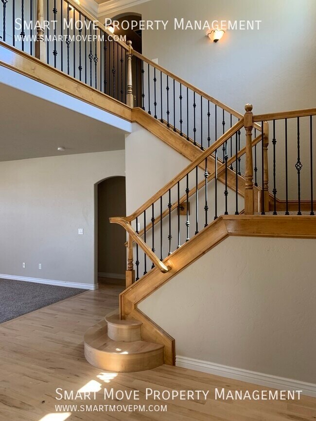 Building Photo - Stunning Modern 4 bd + Office In Prime Mer...