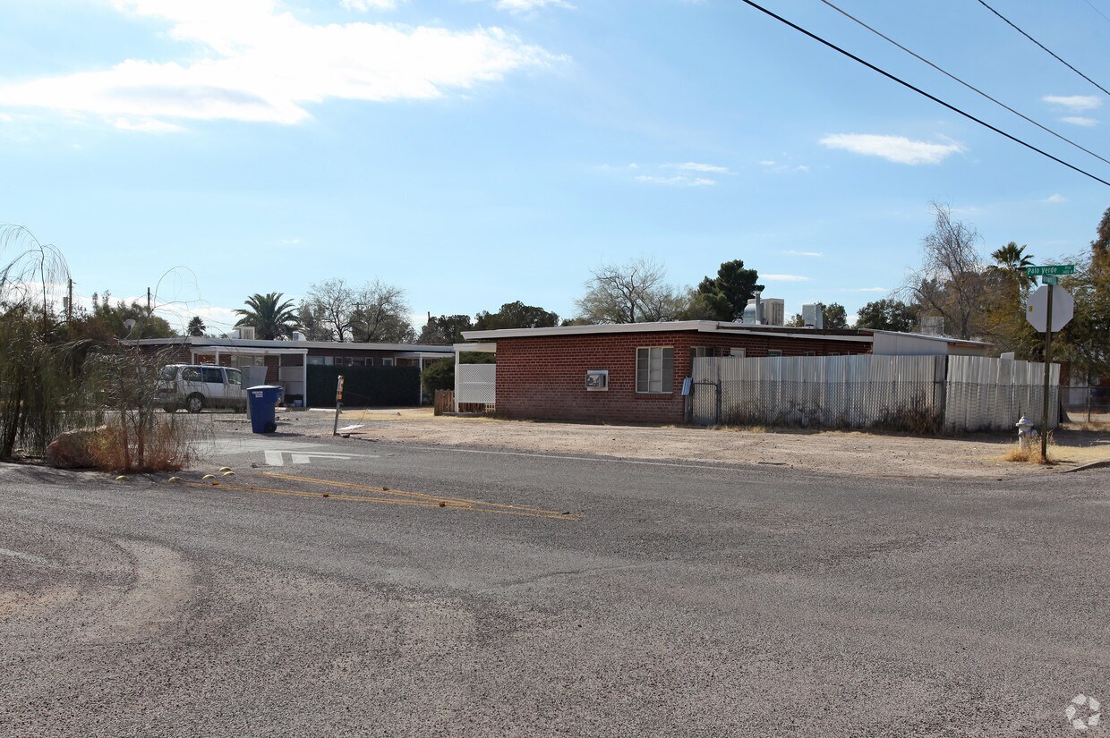 Building Photo - 1321 N Palo Verde Blvd