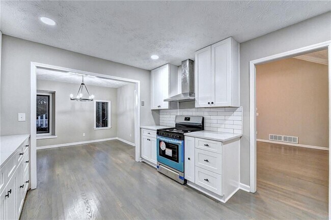 Building Photo - 3372 Cottonwood Ln