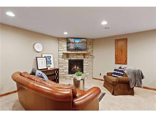 Building Photo - 5 br, 4 bath House - 6xx Kayla Lane