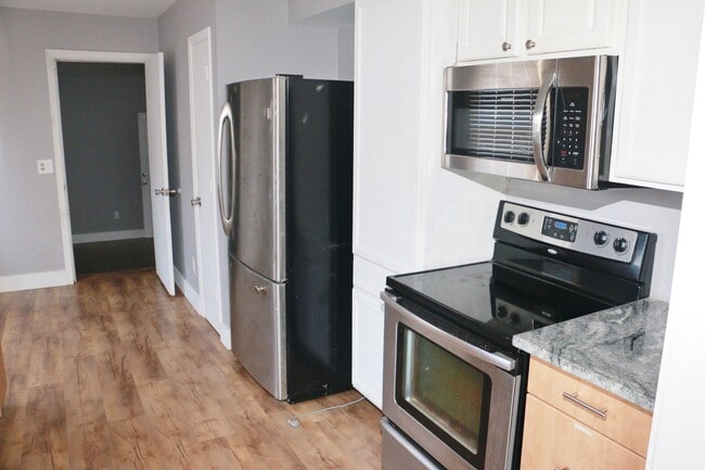 Building Photo - 814 Lorraine Dr