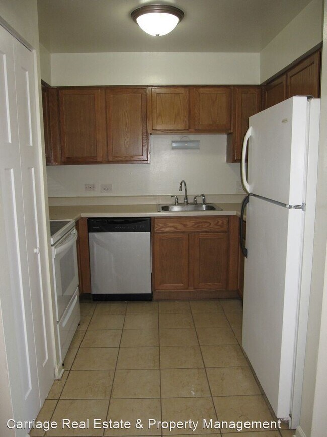 Building Photo - 2 br, 1 bath House - 2364 John Rolfe Unit D