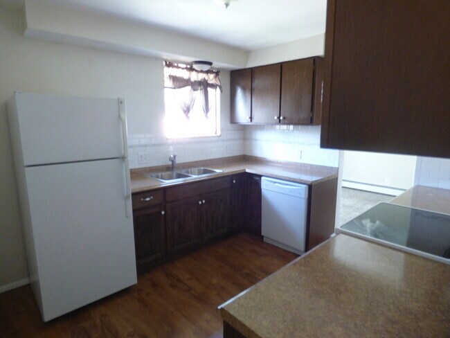 Foto del edificio - Bright and Clean 2 Bedroom Apartment
