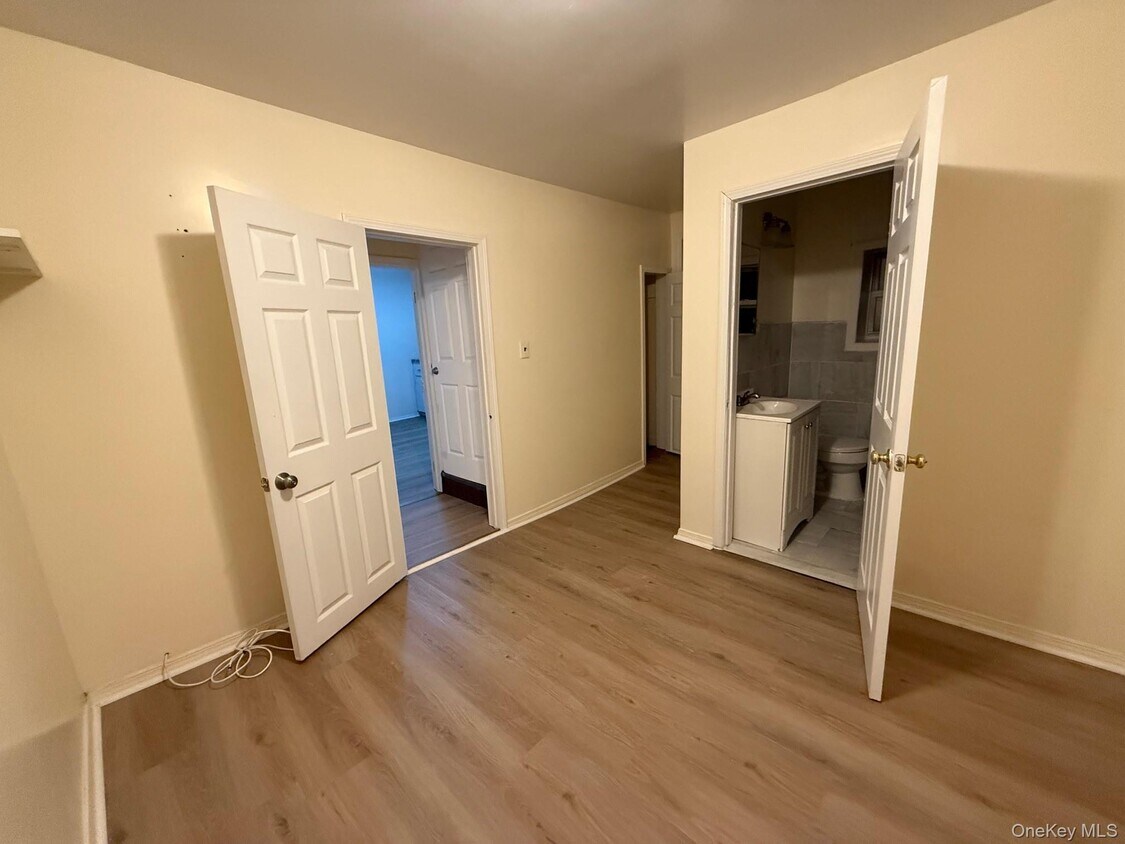 Foto del edificio - 138-72 Francis Lewis Blvd