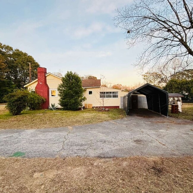 Building Photo - 17 School Rd