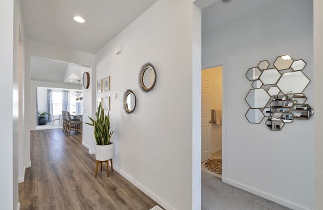 Building Photo - 5 bedroom 3.5 bathroom home in Lehi.