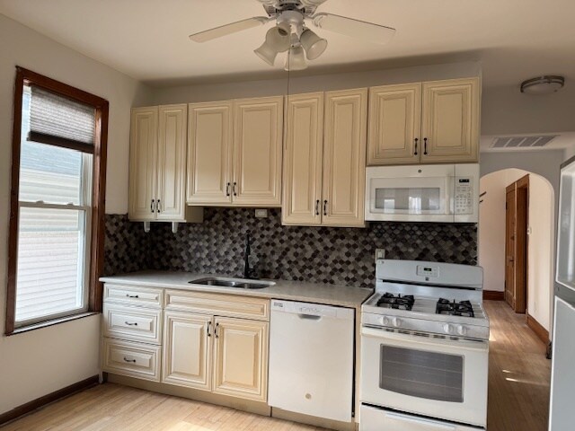 Foto principal - 5138 W Montrose Ave