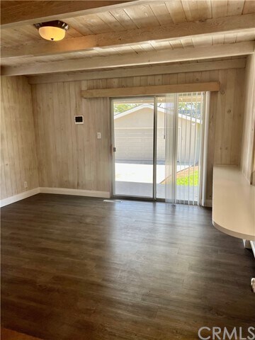 Building Photo - 876 E Cypress Ave