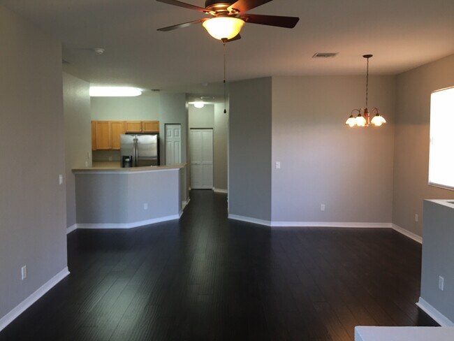 Building Photo - 3044 Grandiflora Dr