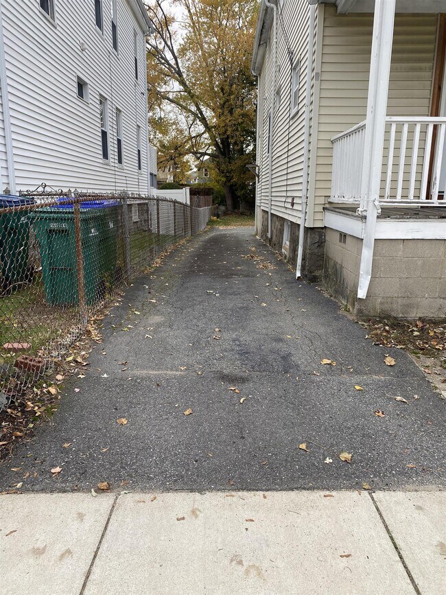 Foto del edificio - 64 Paris St