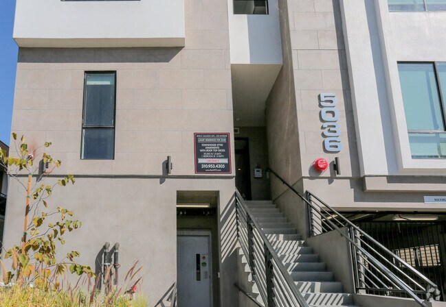 Building Photo - ST Townhomes at Slauson
