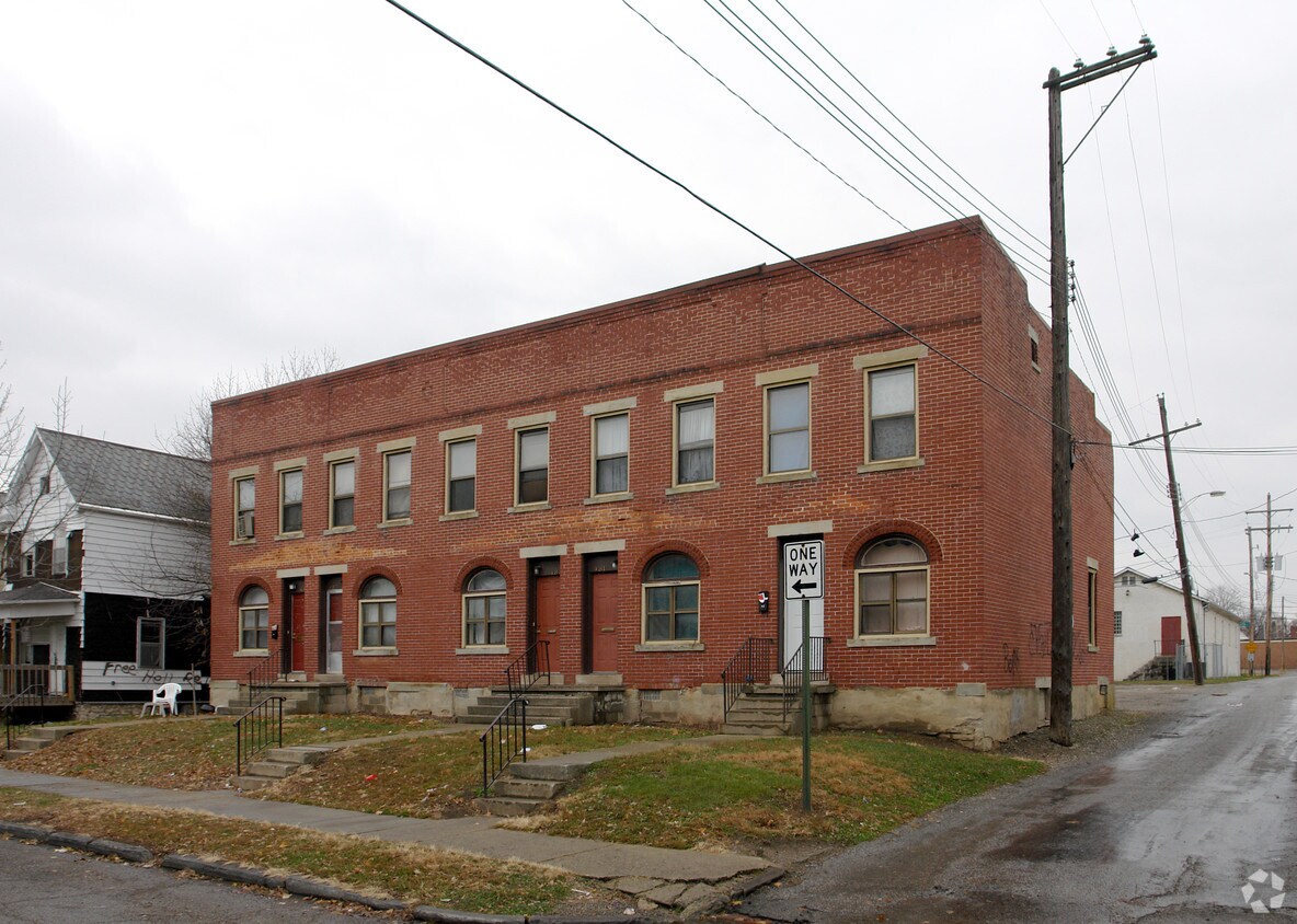 Building Photo - 479-487 Lilley Ave