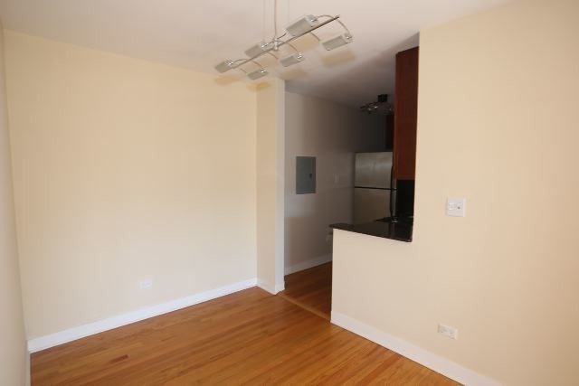 Foto del edificio - 625 W Wrightwood Ave
