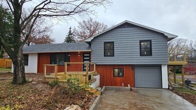 Building Photo - 2 2002