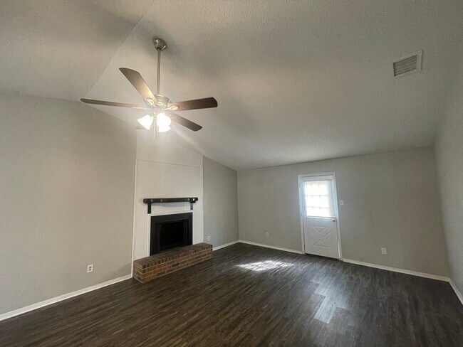 Foto del edificio - 4268 Clarke - Available Now!