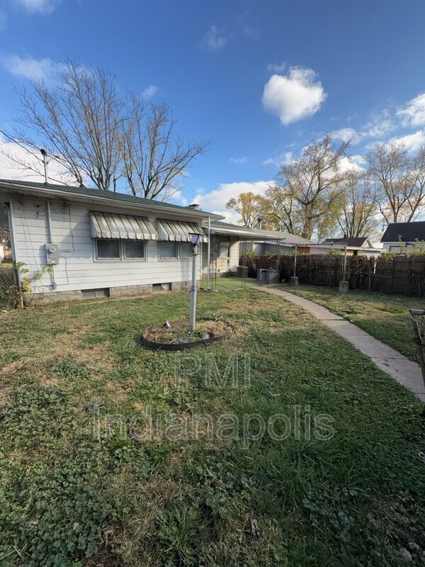 Foto del edificio - 2613 Louise St