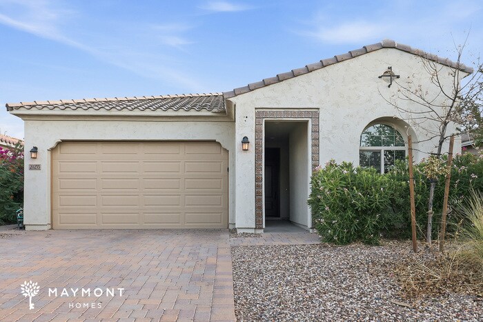 Foto del edificio - Beautiful 3-Bedroom Home with Private Patio