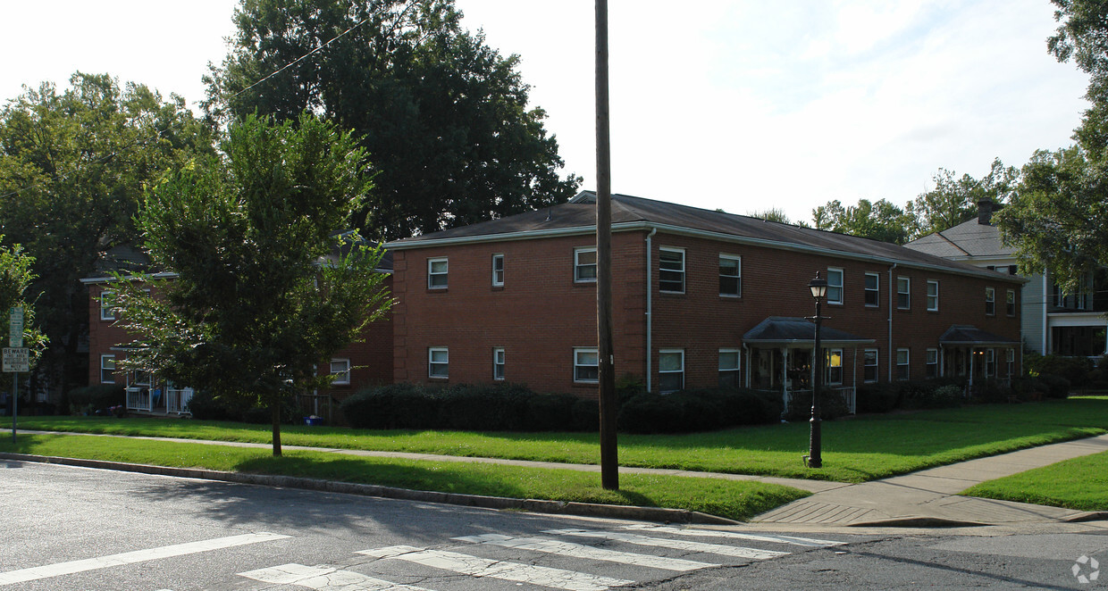 Primary Photo - 610 Watts St