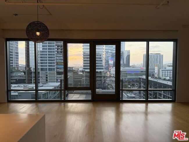 Foto del edificio - 1100 S Hope St