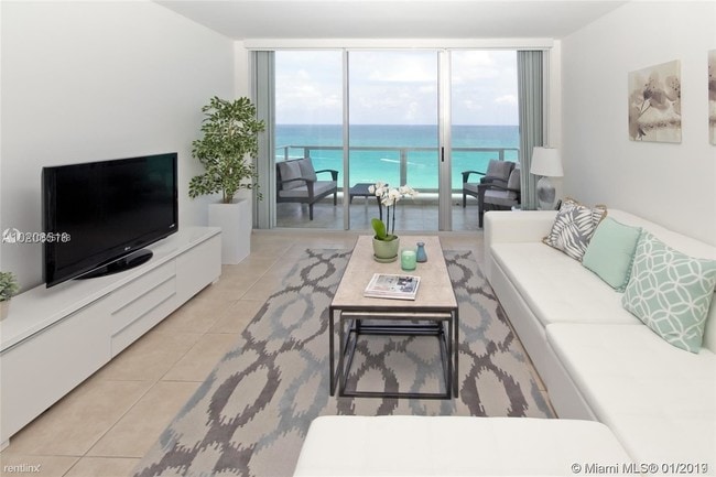 Building Photo - 5151 Collins Ave
