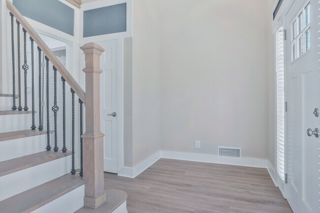 Building Photo - 3997 Devonshire Dr