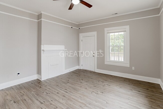 Building Photo - Charming 2 Bedroom in Anderson!