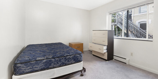 Foto del edificio - 422 E Kingsley St