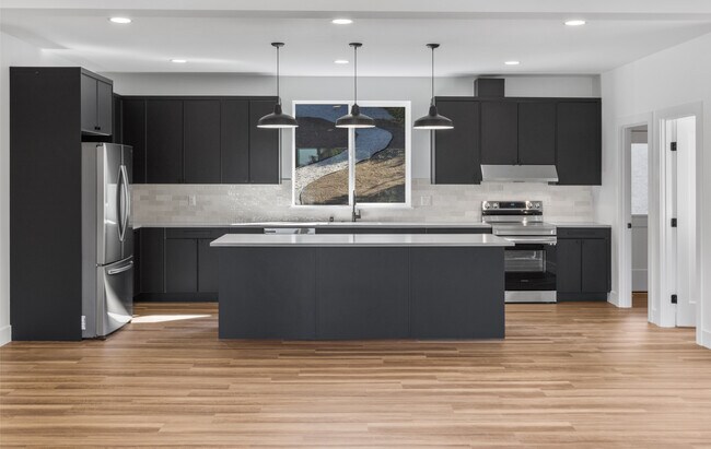 Foto del edificio - 10711 Vernon Rd