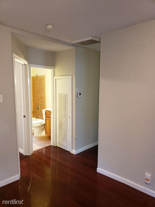 Building Photo - 2 br, 1 bath House - 526 Oak St