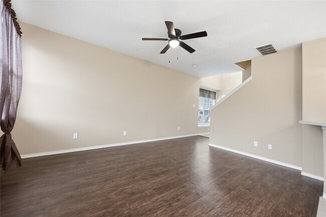 Foto del edificio - 8813 Elm Drake Ln