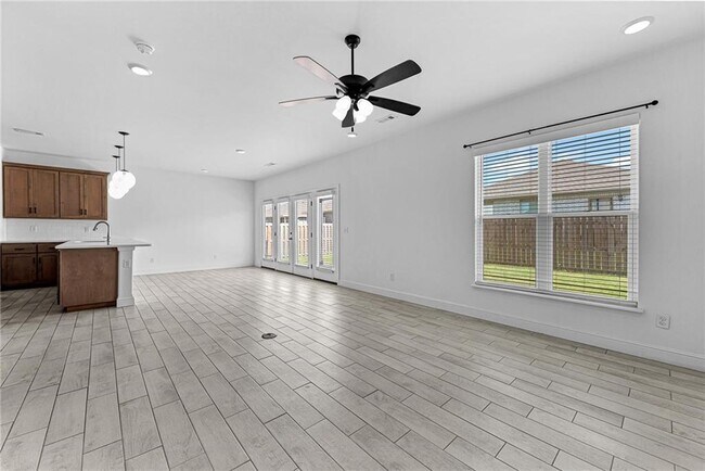 Foto del edificio - 2090 Wildflower Dr
