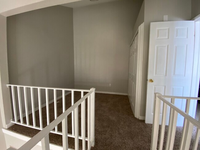 Foto del edificio - 248 Settlers Park Dr