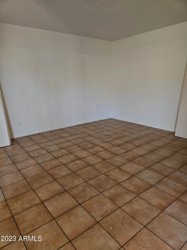 Foto del edificio - 10213 N 15th Ave