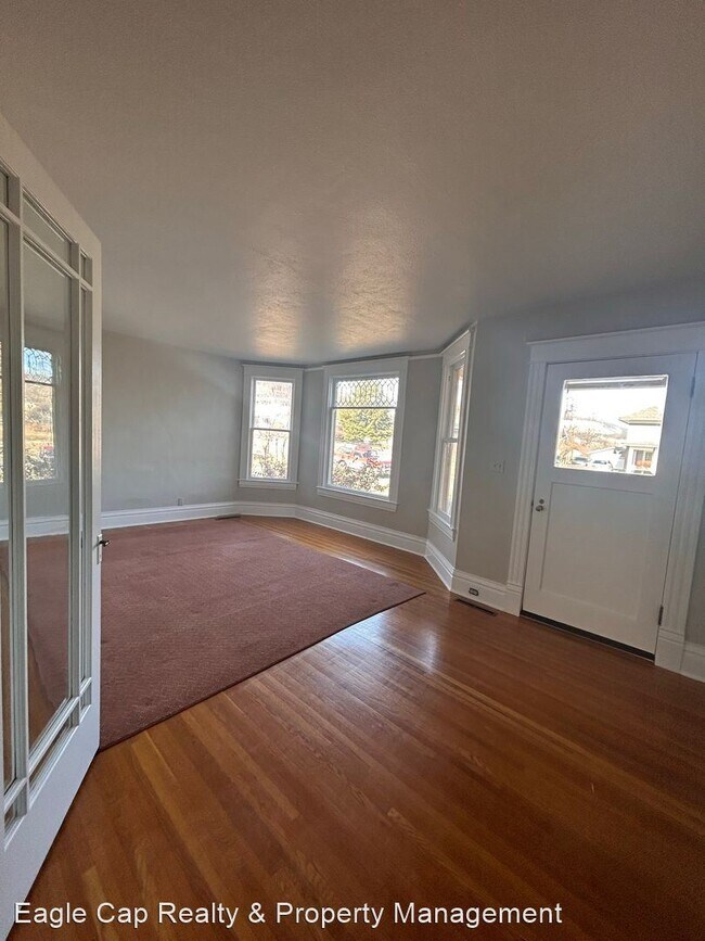 Foto del edificio - 4 br, 1.5 bath House - 804 O Ave.