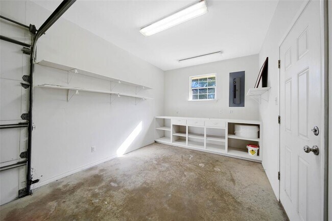 Foto del edificio - 4068 TX-105