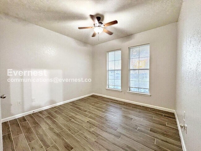 Building Photo - 8290 Gate Pkwy W