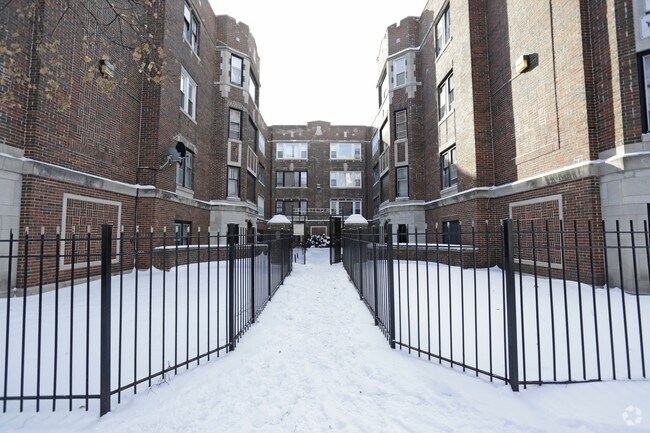 Foto del edificio - 1947-1957 E 73rd Pl