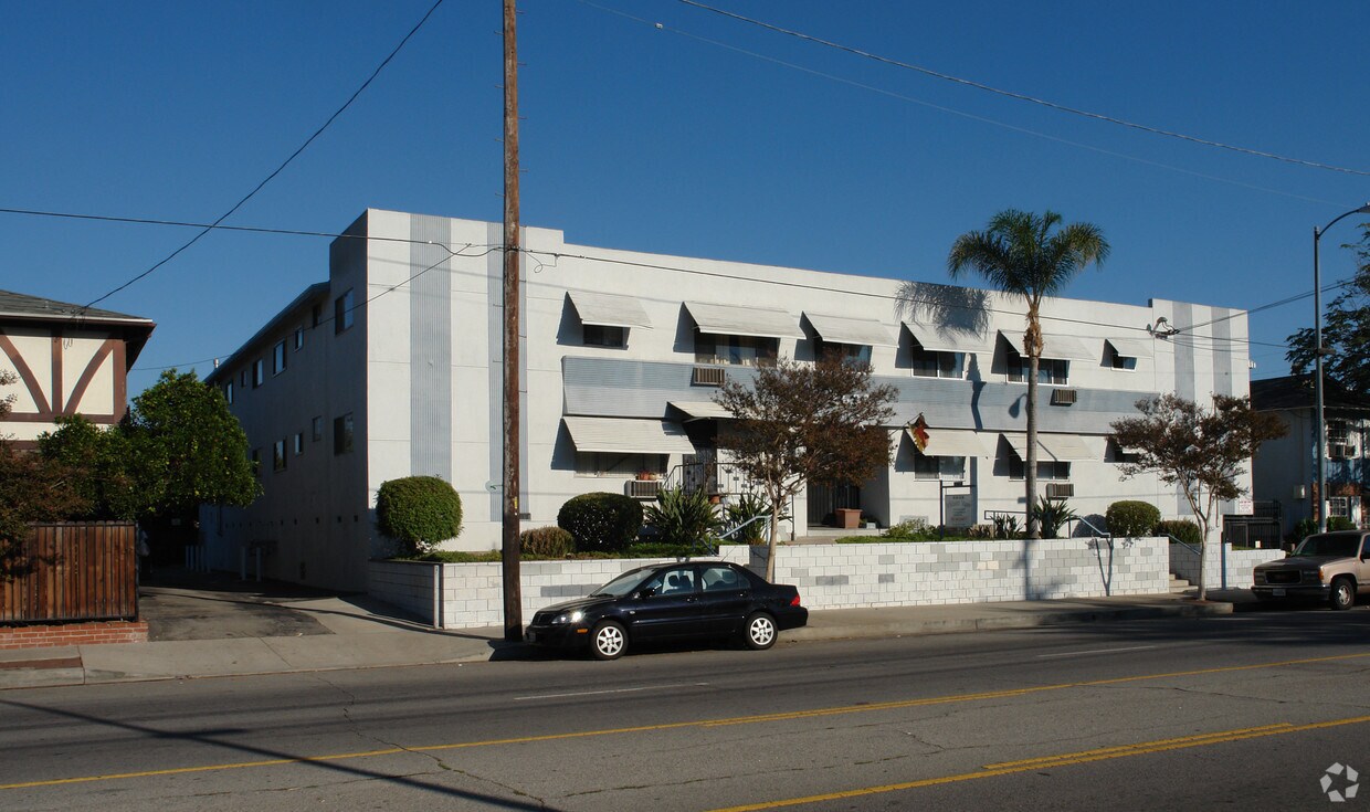 Foto del edificio - 5638 Whitsett Ave