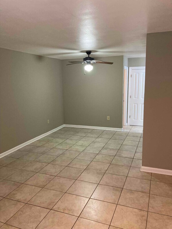 Building Photo - 3452 Yorkfield Dr