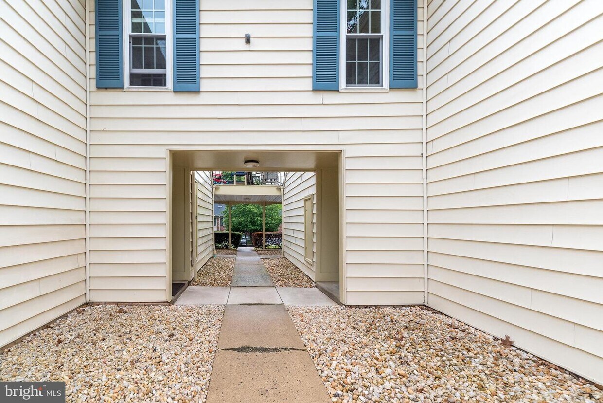 164 Berwick Pl Unit 22F, Lansdale, PA 19446 Room for Rent in Lansdale