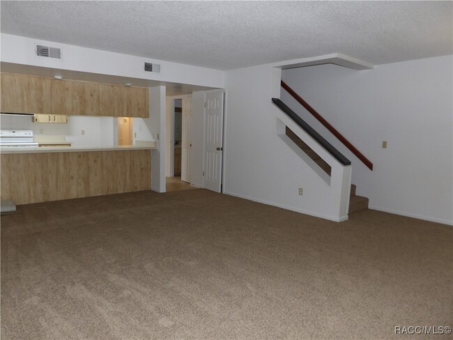 Building Photo - 9785 E Goldfinch Ln