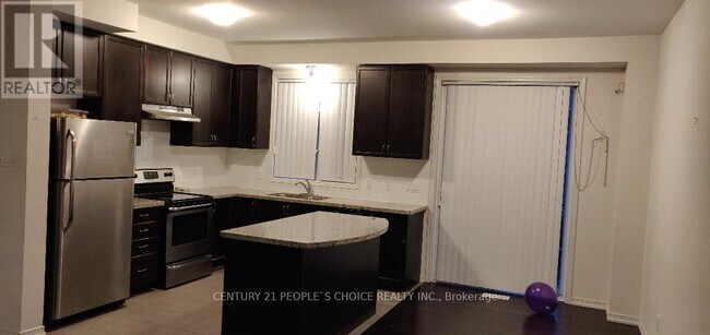 Building Photo - 88 Utopia Way