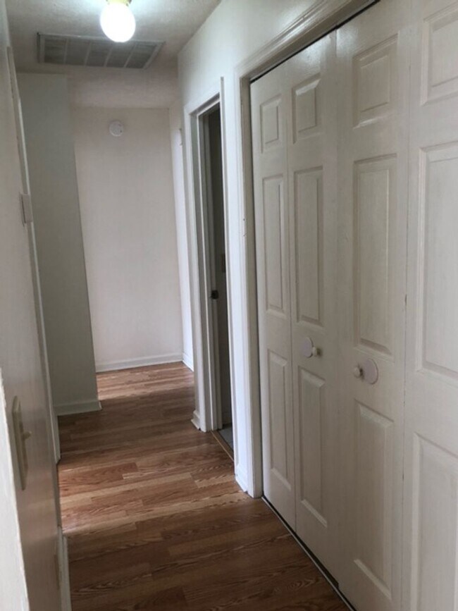 Foto del edificio - Available in April!