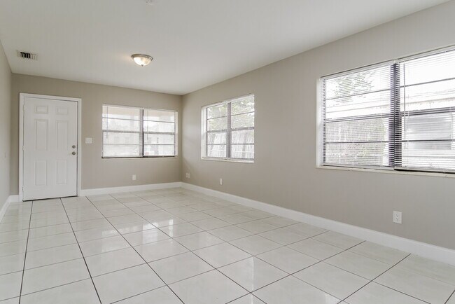Foto del edificio - 5201 SW 24th St