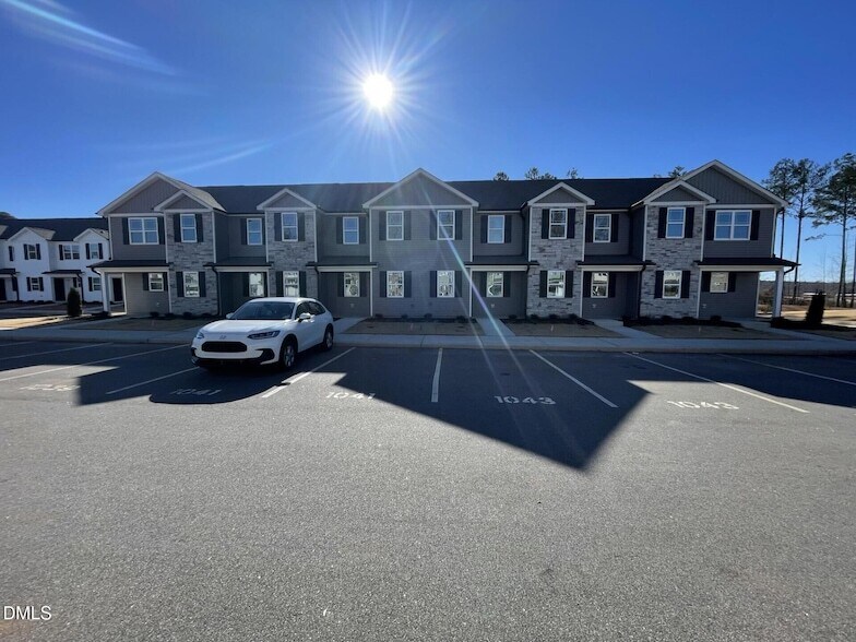 Foto del edificio - 1039 Peony Ln