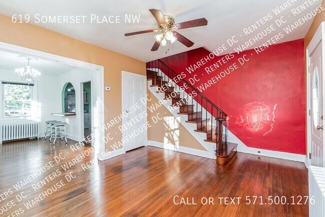 Building Photo - Newly updated 2Bd/1Bth end-unit rowhome ne...