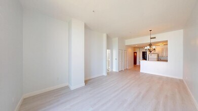 Building Photo - 255 Evernia St