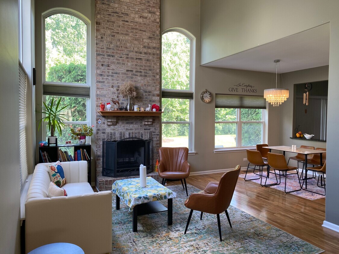 Foto principal - 9241 Waterfall Glen Blvd