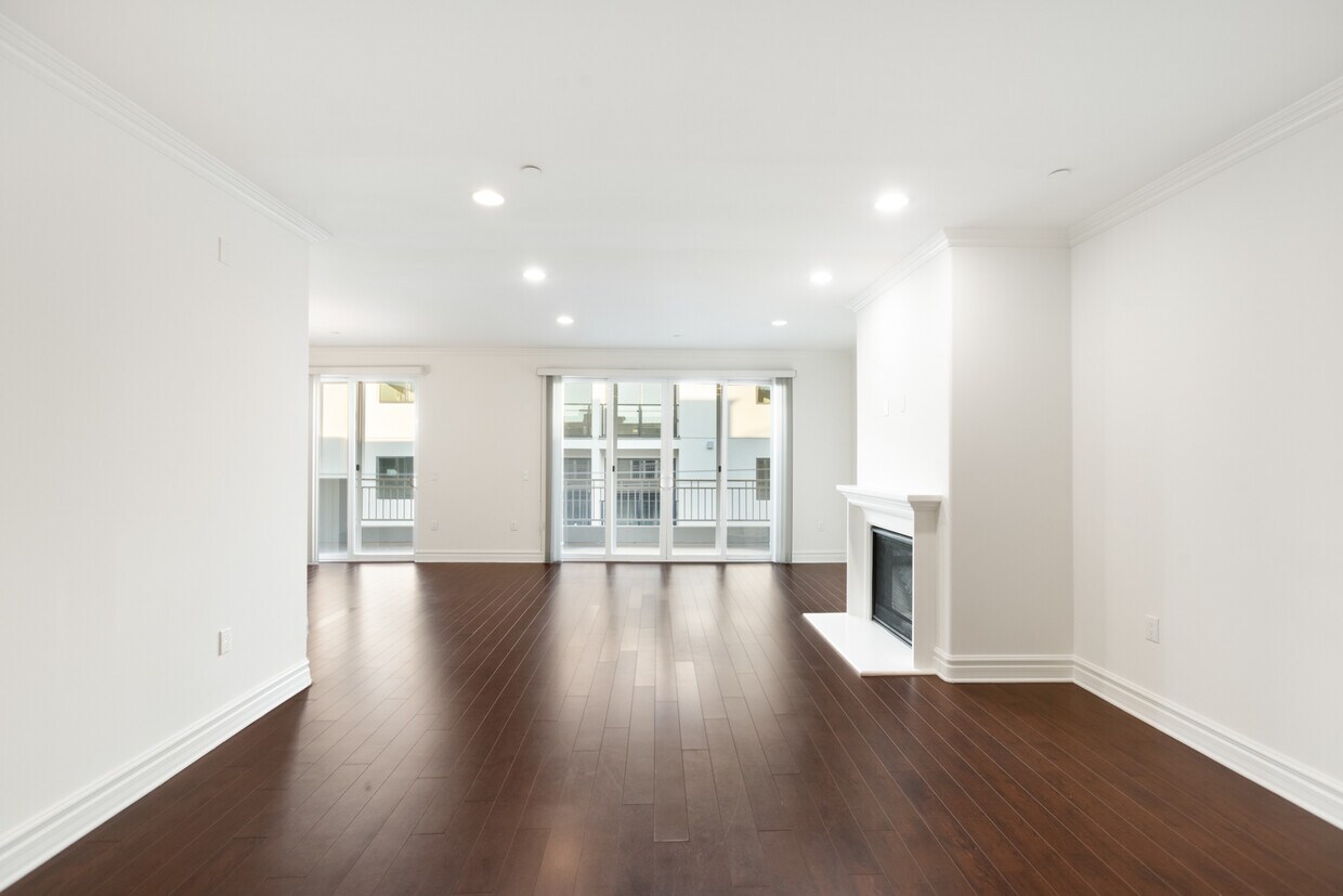 Foto principal - 1050 S Holt Ave